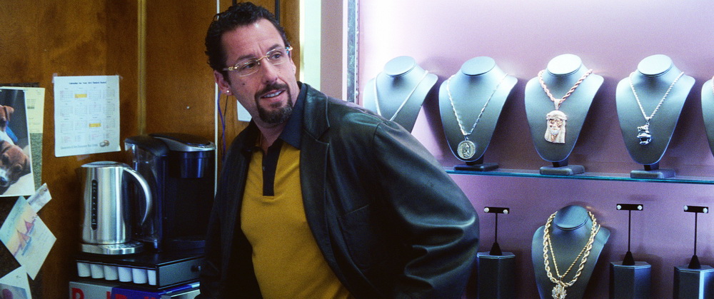 Spitzenleistung: Adam Sandler in "Der schwarze Diamant" (© Netflix)