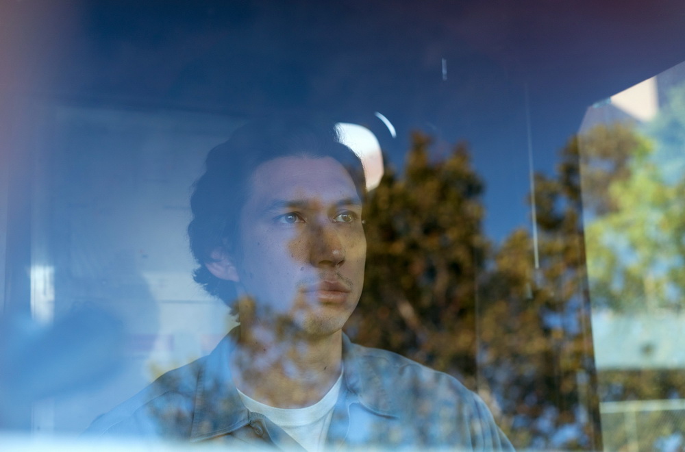 Adam Driver als dichtender Busfahrer in Jim Jarmuschs "Paterson" (© Mary Cybulsky)