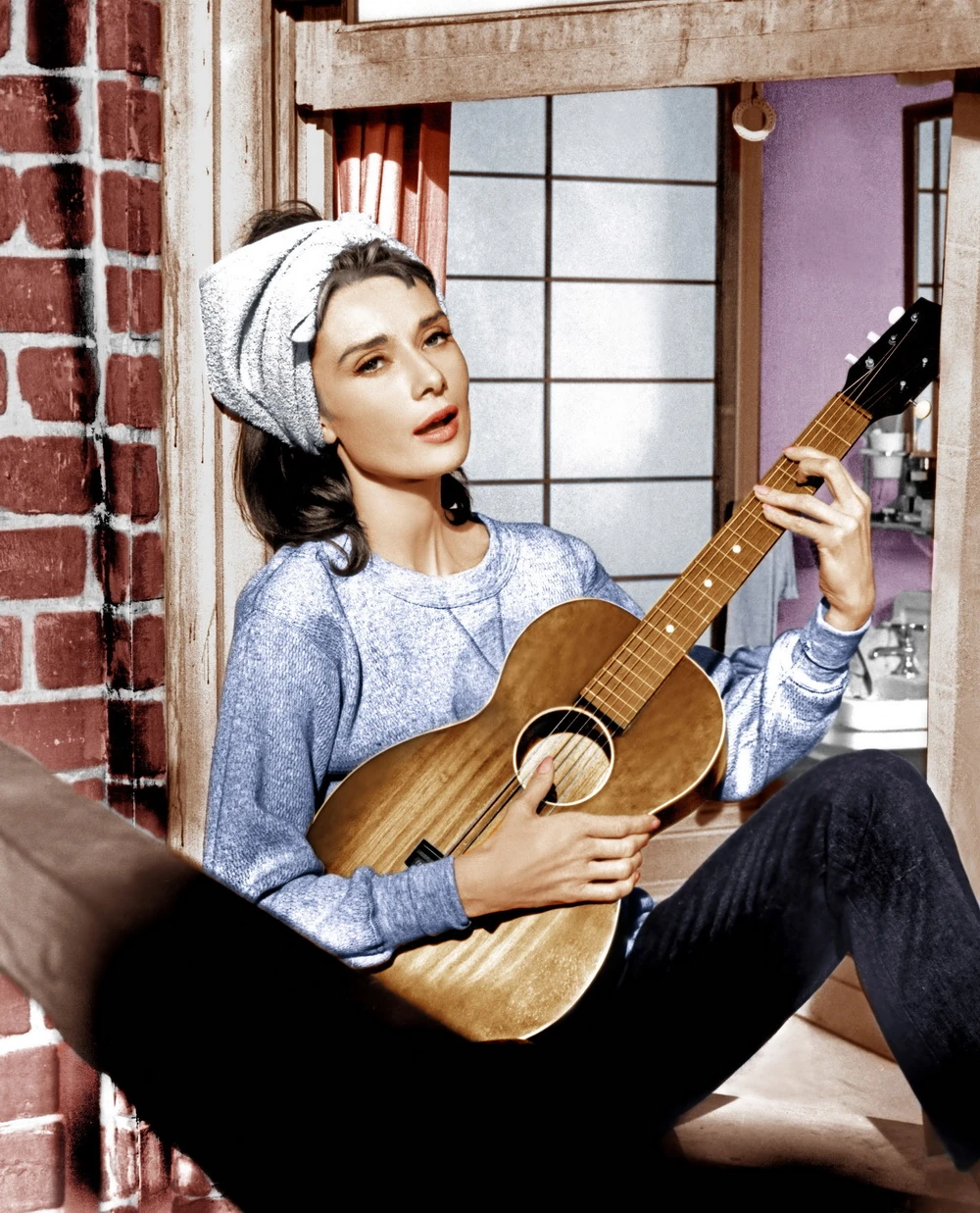 „Moon River“ ist Audrey Hepburns Leitthema in „Frühstück bei Tiffany“ (© IMAGO / Everett Collection)