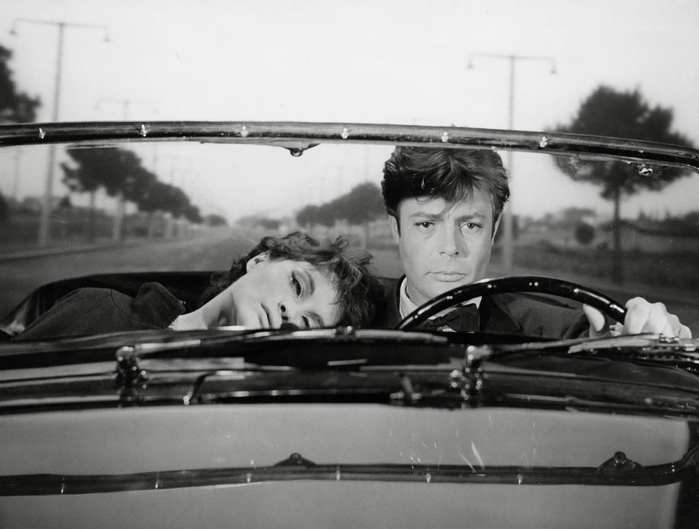 Anouk Aimèe, Marcello Mastroianni in "La Dolce Vita" (imago/Cinema Publishers)